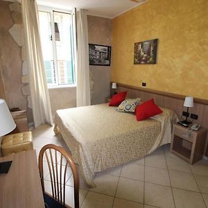 Camera con letto king size